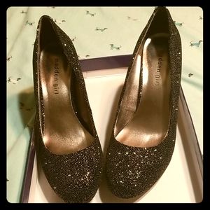 Heels, black glitter